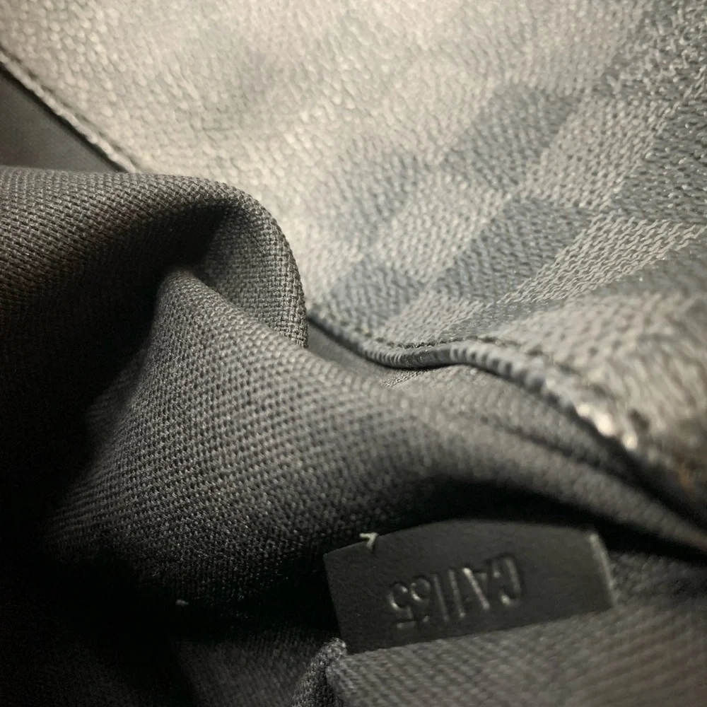 Louis Vuitton Damier Graphite Messenger Bag - Black